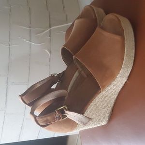 EUC tan wedge by universal thread